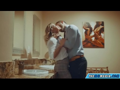 ❤️ Cando unha loura tetona seduce nun baño público ☑ Porno a nós gl.teenactivewear.ru ️❤